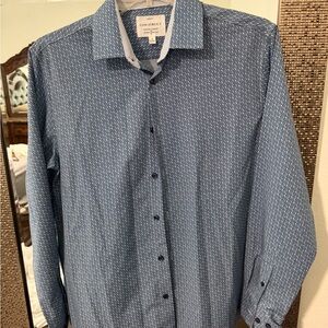 A 3 bundle of Men's Patterned Shirts button ups